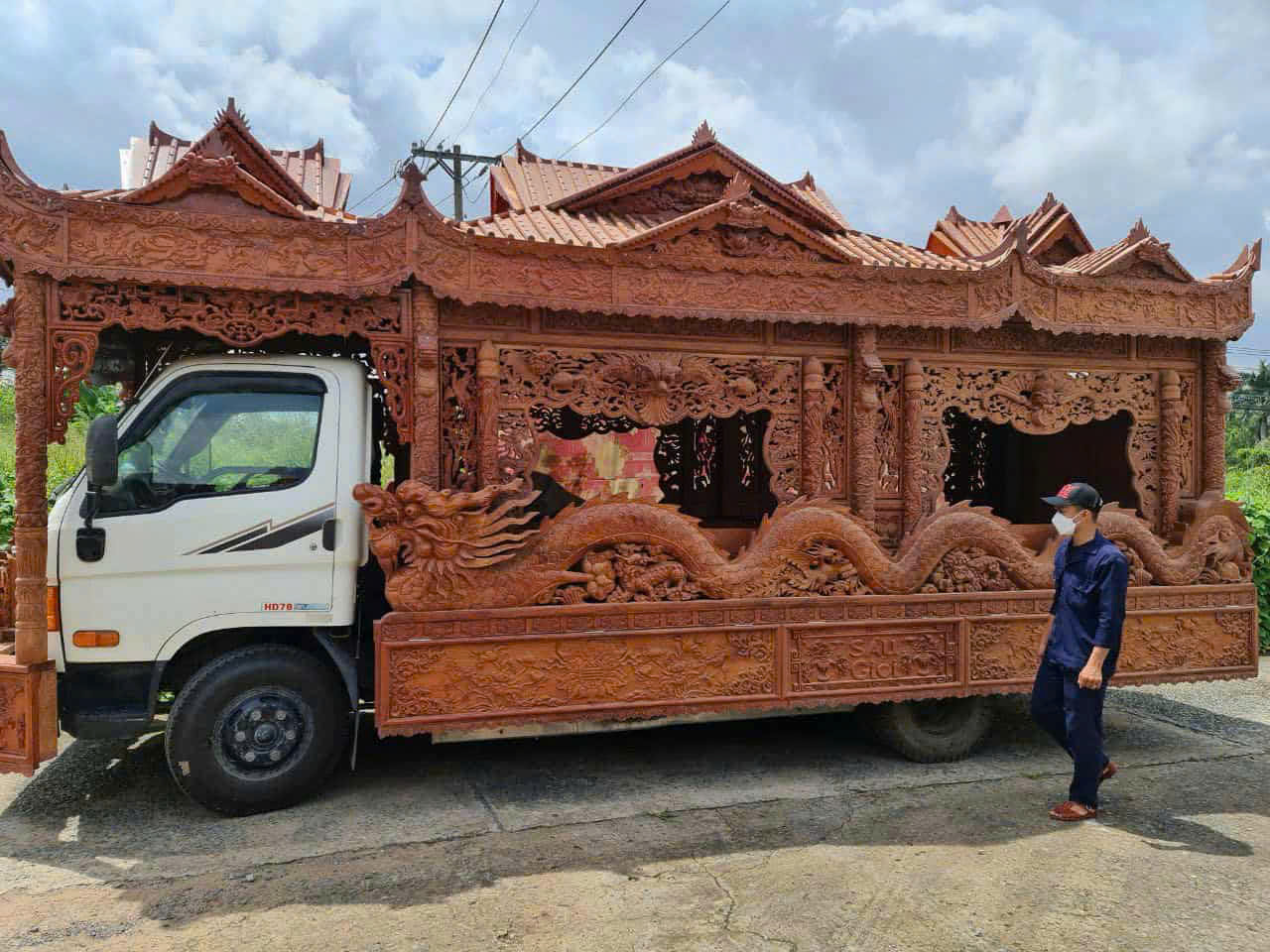 Xe tang lễ và đội ngũ phục vụ chuyên nghiệp
